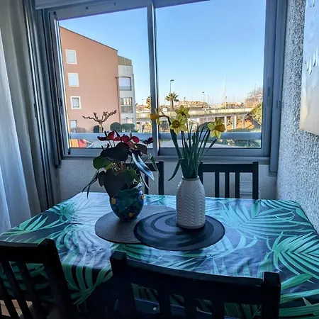 049 Beau Quartier Falaises Avec Parking Appartamento